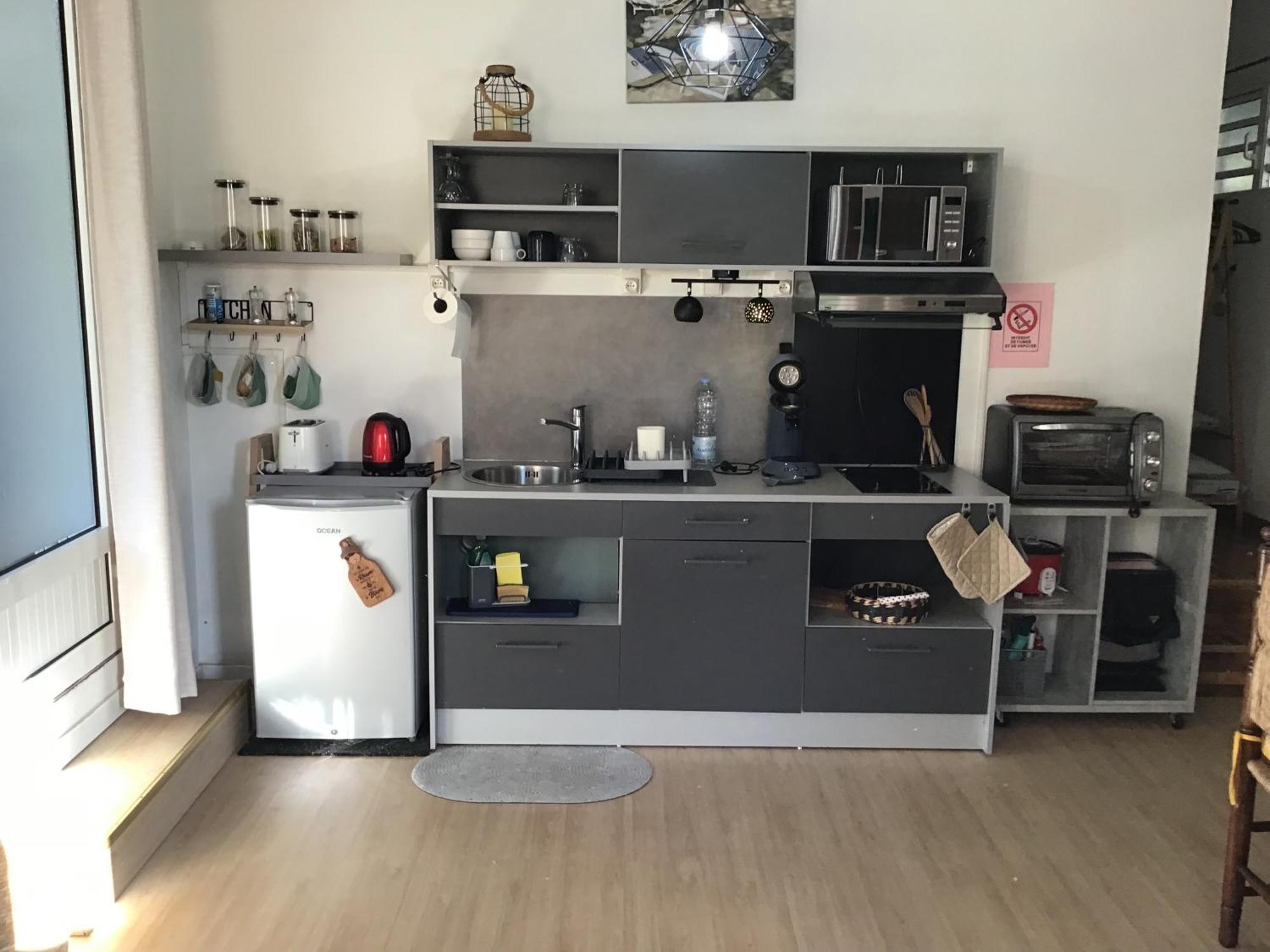 Studio Cosy Avec Piscine Dans Une Villa แซงต์-เดอนี ภายนอก รูปภาพ