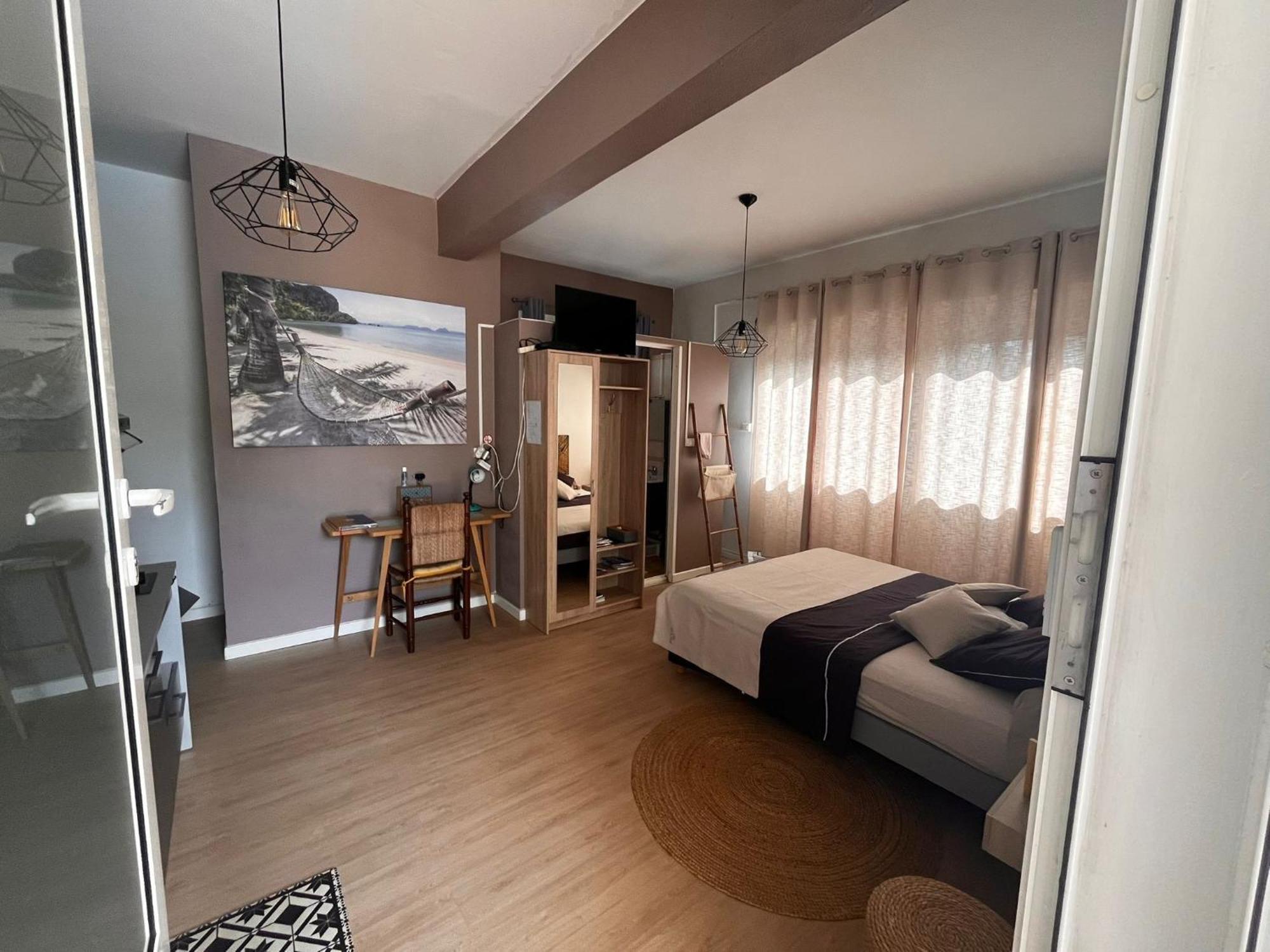 Studio Cosy Avec Piscine Dans Une Villa แซงต์-เดอนี ภายนอก รูปภาพ